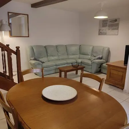 Des Remparts Reservation Par Telephone Laissez Vos Coordonnees Holiday home *