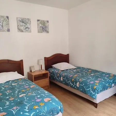 Des Remparts Reservation Par Telephone Laissez Vos Coordonnees Holiday home